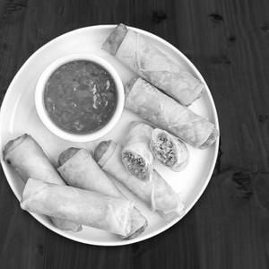 Chicken Spring Roll (6 Pcs)