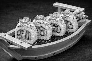 Spicy Veg Crunch Sushi