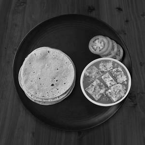 Omelet Curry with 4 Butter Roti & Salad