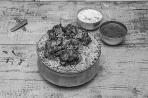 Hyderabadi Dum Biryani With Chicken Curry And Mojito / Fruit Beer