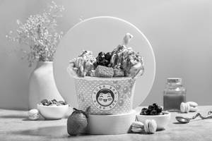 Pista Berry Boba Sundae