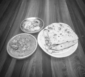 Chicken Korma 4 Roti Thali