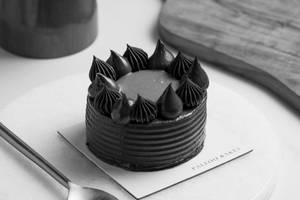 Mocha Caramel Crunch Mini Cake