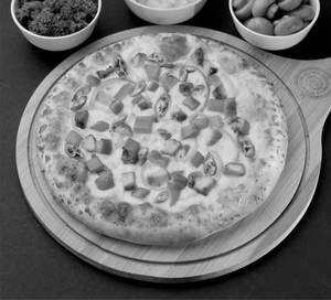 Chilly Crunch Chicken Pizza