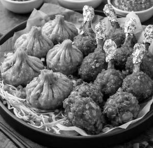 Crispy Momos with KFC Lolipop [Serves 1]