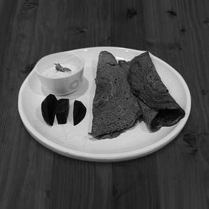 Beetroot Oats Chilla With Dahi | Antioxidant & Fiber Rich [2 Pcs]
