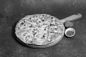BBQ Chicken Thin Crust Pizza [10 inches]