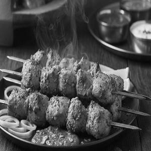 Achari Tikka (8pcs)