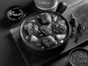 Paneer Red Chilli Garlic Gravy ( 8pcs )