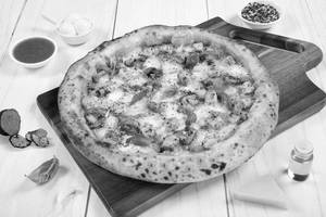 Truffle Smoked Chicken Pizza