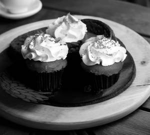 Red Velvet Cup Cake, Pack Of One