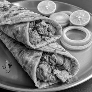 Chicken Reshmi Tikka Egg Roll