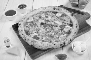 Luna's Exclusive Omelette Pizza