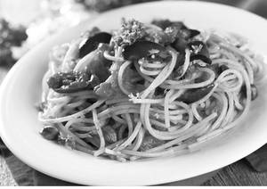 Spaghetti Puttanesca Pasta