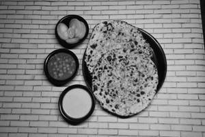 Onion Kulcha With Chole [Serves 1]