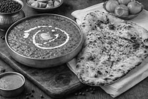 Dal Makhani With Garlic Naan