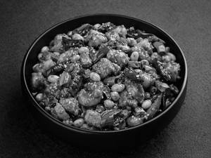 Kung Pao Chicken ( Traditional Dry / Gravy )