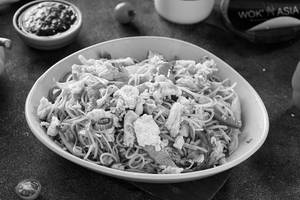Egg Hakka Noodles