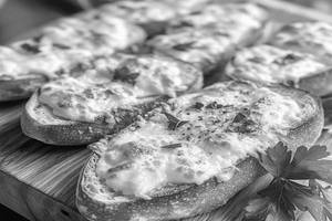 Cheese-burst Garlic Bread