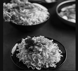 Schezwan veg noodles