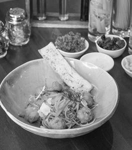 Spaghetti And Chicken Meatballs Pasta