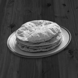 Soft Pulka (4 Nos) With Paneer Butter Masala