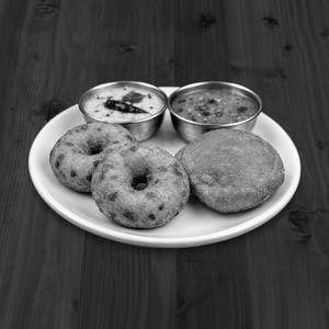 Vada Sambhar [2 Pieces] With Buns [1 Piece]