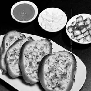 Paneer garlic bread