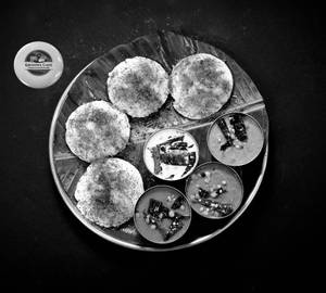 Ghee Karam Idly 4 Pcs