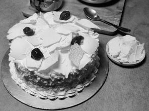 Cake White Forest Eggless