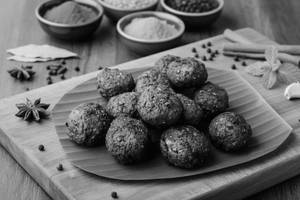 Chicken Kheema Ball ( 6 Pcs )