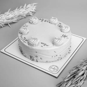 Classic Strawberry Cake - 500 G