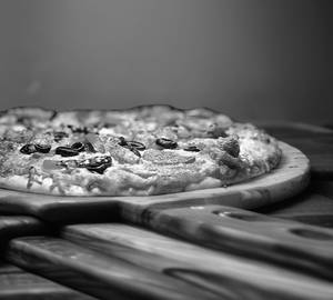 Spicy Veg Pizza (Large) [9 inches]