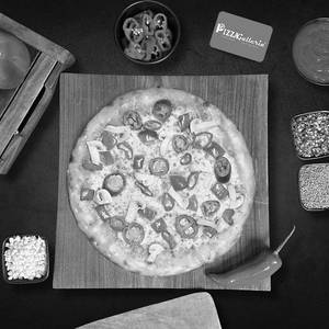 Harissa Chilli Tadka Pizza