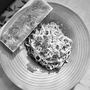 Spaghetti Cacio E Pepe