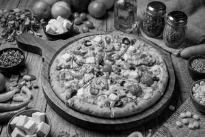 Veg Crowded Pizza