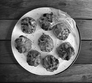 Achari Momos [8 Pieces]