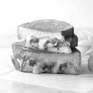 Grilled Tomato & Cheese Sandwich