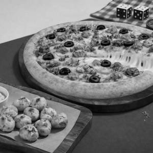 Chicken Tornado Pizza and Garlic Knots Combo
