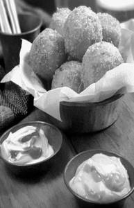 Jalapeno Cheese Balls With Spicy Salsa