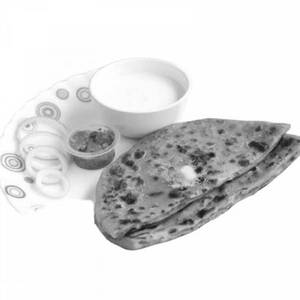 Aloo Pyaz Parantha With Curd