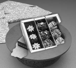 Assorted Deluxe Dryfruit Sweets (9 Pcs)