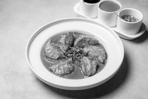 Veg Jhol Momos ( 6 Pcs)