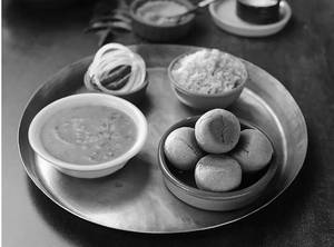 Dal - Bati ( 4 Bati And Dal )