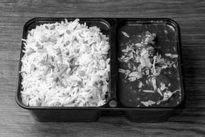 Veg fried rice with Chilly Chicken (4pcs)