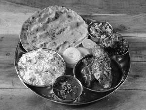 Tari Wala Chicken+ Shahi Paneer+ Rice+3 Roti+salad