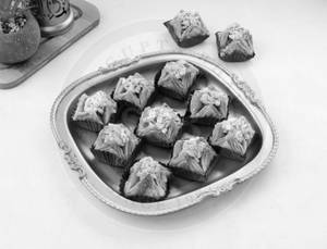 Pyramid Cashew Baklava