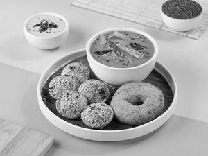 Ragi Mini Idlis & Medu Vada