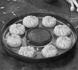 Steam Momos (8 Pcs.)