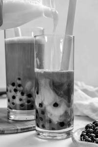 Chocolate bubble tea